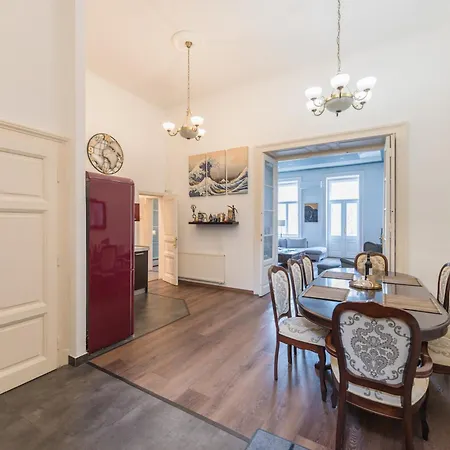 Apartment Venus - Broadway I *